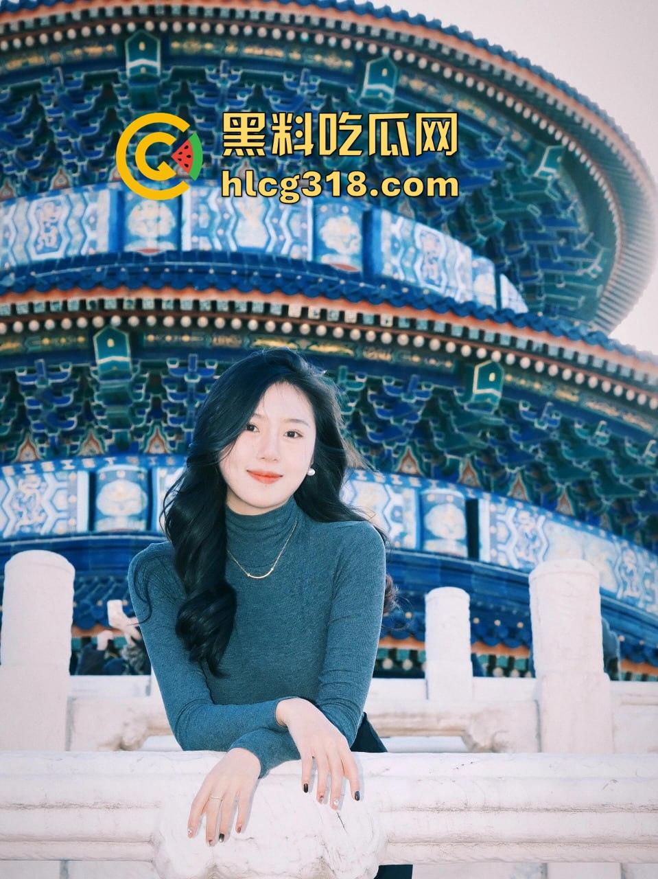 海角社区 在小孩旁边大胆猛插邻居黑丝少妇 怕把儿子吵醒不敢大叫 还把玩小儿子的小鸡鸡 骚的一批！