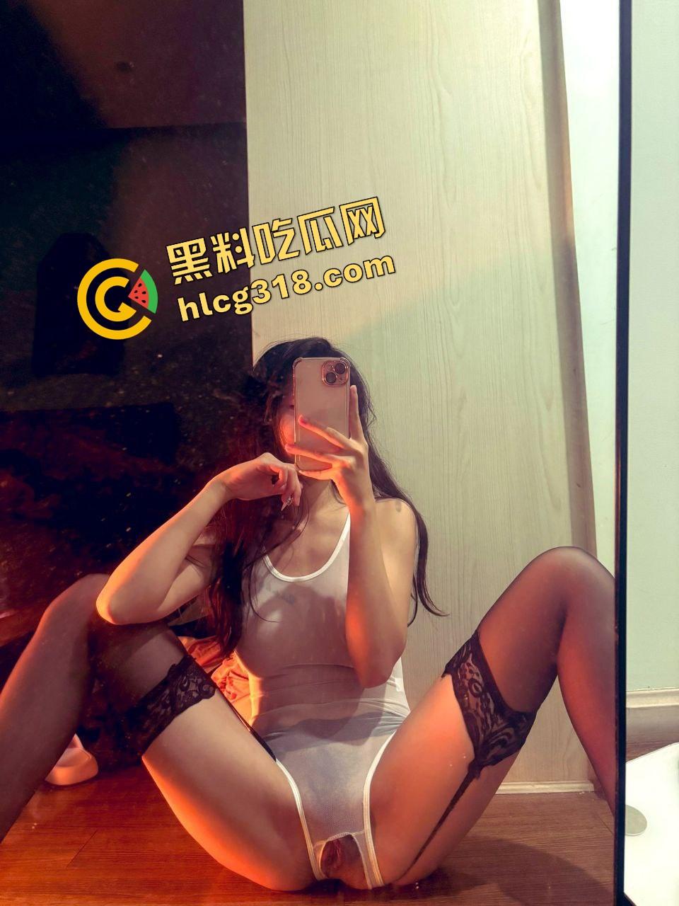 约了个妹子素颜确实能打，但一闭眼就换了个人，这骚逼到底被干过多少次？光看就有味儿！-5