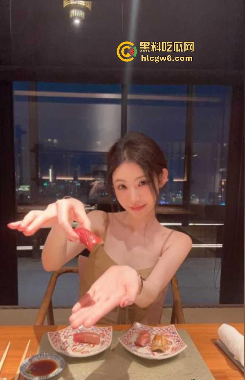 抖音百万粉丝网红【Sun雅乔】翻车了！2分钟卖淫黑料曝光，性爱视频实锤，骚货一个还当小仙女导师！