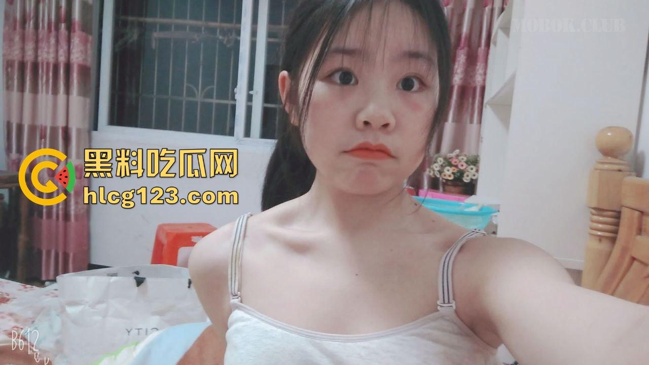 居家制服学生妹自拍大翻车！骚气十足的自慰视频外泄，网友：这小骚穴等不及了吧？