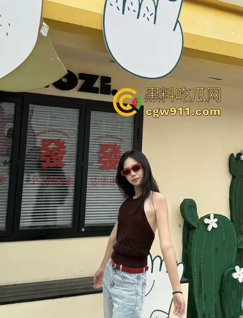 约炮上海电力大学社团美女主席，高颜值极品女大，约炮成瘾拍自慰淫片撩骚，被炮友操的淫水直流！