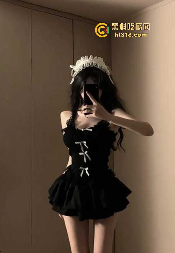 海角乱伦，夜袭寂寞表姐，揉弄美乳肥穴挑逗性欲，骚货饥渴难耐主动撅臀求操，直接无套上阵！