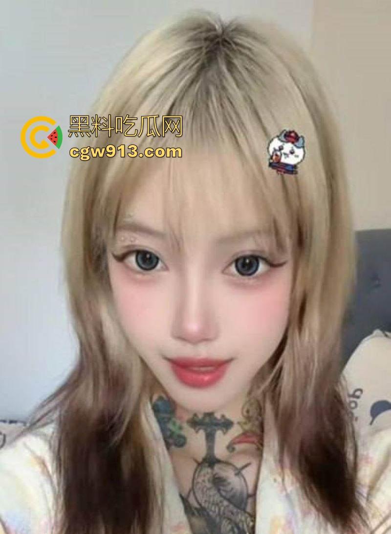 极品性感少女【胡美玲】性爱视频泄漏，超级嫩妹被男友按头深喉口爆，滴蜡调教后猛烈后入，极其淫荡！